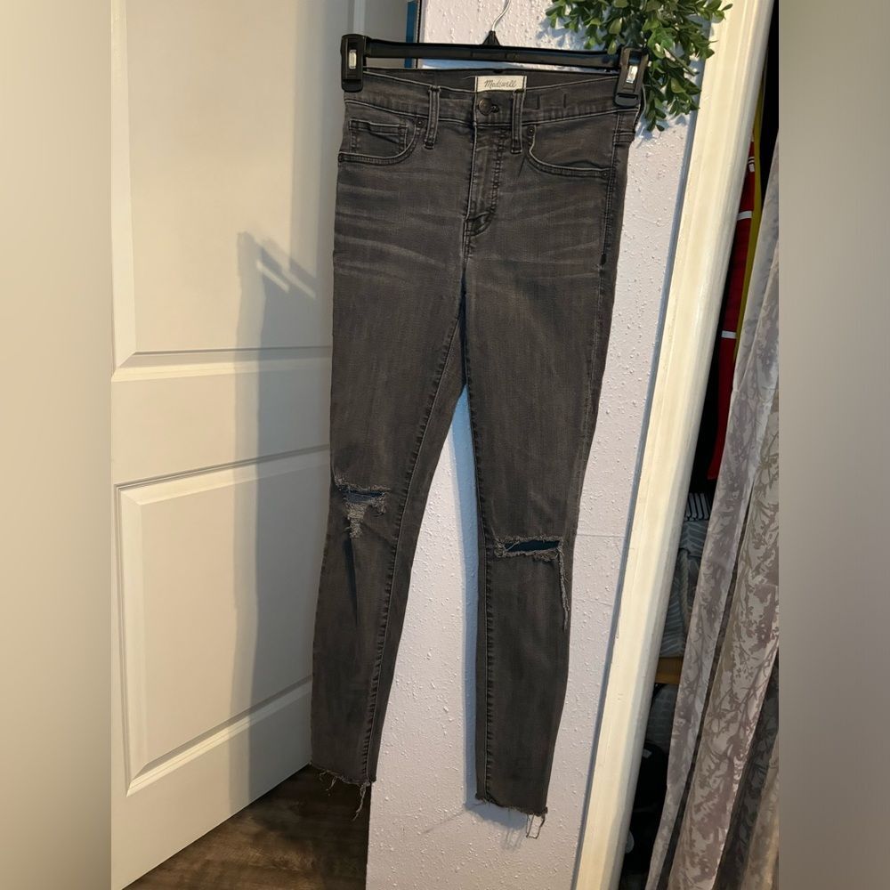 Madewell | Black Distressed Jean | Size 26